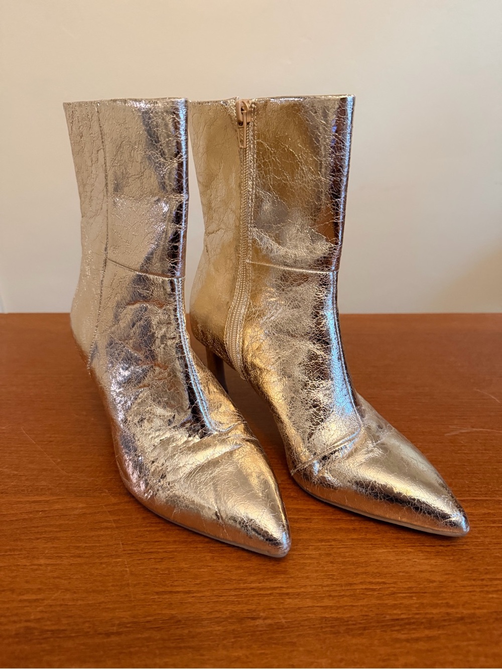 DV by Dolce Vita Gradie Metallic Gold Kitten Heel Boots Women’s 6.5